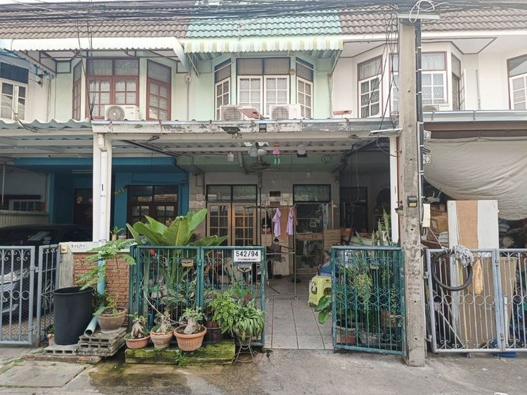 มีบางส่วน ขายทาวน์เฮ้าส์ 2 ชั้น หมู่บ้านอยู่เจริญ 542 ทำเลดี เดินทางสะดวก    รูปที่ 2