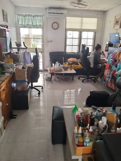 มีบางส่วน ขายทาวน์เฮ้าส์ 2 ชั้น หมู่บ้านอยู่เจริญ 542 ทำเลดี เดินทางสะดวก    รูปที่ 3