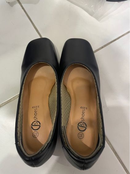 รองเท้าคัดชู