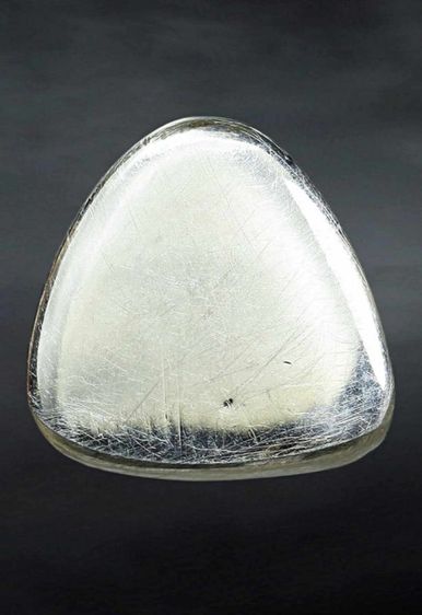 พระปิดตาเนื้อแร่เหล็กไหล สีเงินยวง ของหลวงพ่อหวล วัดพุทไธสวรรค์ รูปที่ 2