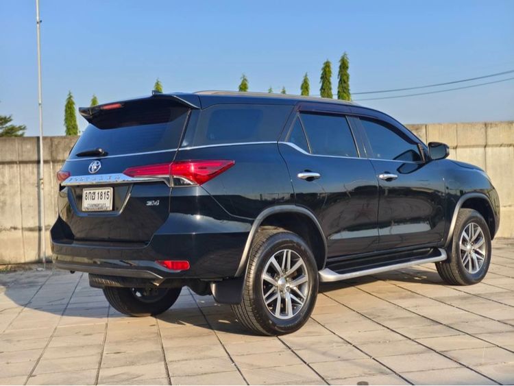 Toyota Fortuner 2019 2.4 V 4WD Utility-car ดีเซล ไม่ติดแก๊ส เกียร์อัตโนมัติ ดำ รูปที่ 4