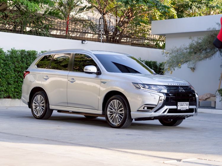 รถ Mitsubishi Outlander Phev 2.4 GT Premium 4WD สี เงิน