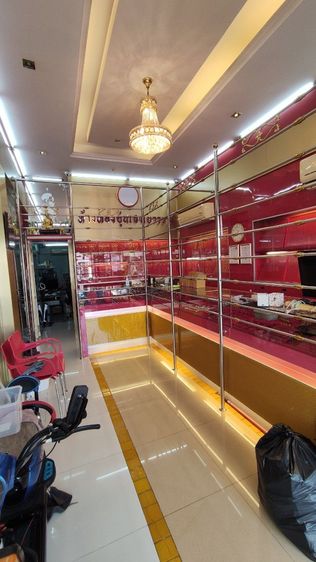 ขายอาคารพาณิชย์ร้านทอง​3ชั้นครึ่งใจกลางเมืองนครปฐมใกล้เซ็นทรัล​นครปฐมพร้อมเข้าทำกิจการต่อหรืออยู่อาศัย​ราคาประเมิน​13ล้าน(เจ้าของขายเอง)