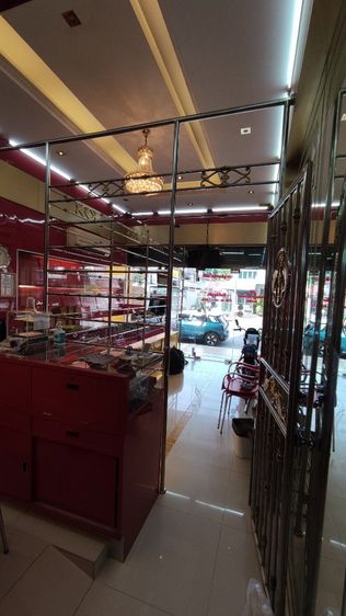 ใช่ ขายอาคารพาณิชย์ร้านทอง​3ชั้นครึ่งใจกลางเมืองนครปฐมใกล้เซ็นทรัล​นครปฐมพร้อมเข้าทำกิจการต่อหรืออยู่อาศัย​ราคาประเมิน​13ล้าน(เจ้าของขายเอง) รูปที่ 2