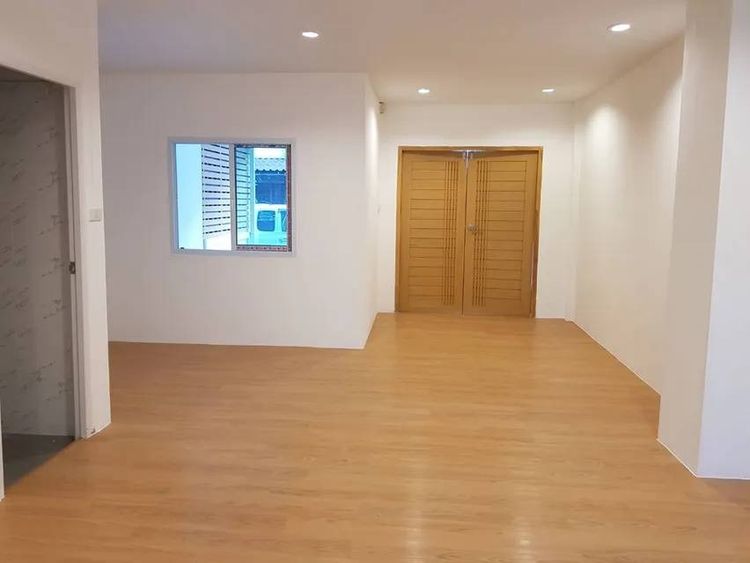 มีบางส่วน ขายทาวน์เฮาส์ 2 ชั้น ม.กิตติชัยวิลล่า 10 ซ.มิตรไมตรี 8-1 ทำเลดี เดินทางสะดวก ใกล้สำนักงานเขตหนองจอก รูปที่ 3