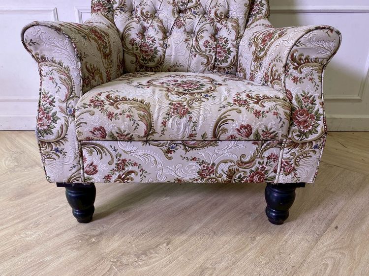 ชุดโซฟาหลุยส์ 3+1+1 ที่นั่ง เบาะผ้า ดึงกระดุม สีครีม รูปที่ 9