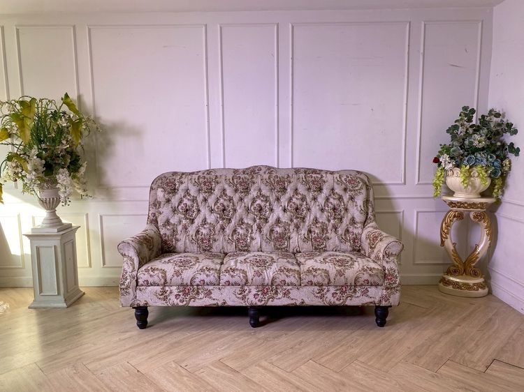 ชุดโซฟาหลุยส์ 3+1+1 ที่นั่ง เบาะผ้า ดึงกระดุม สีครีม รูปที่ 3