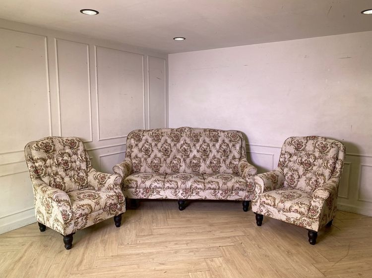 ชุดโซฟาหลุยส์ 3+1+1 ที่นั่ง เบาะผ้า ดึงกระดุม สีครีม รูปที่ 2