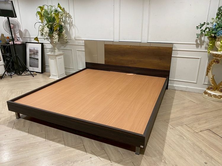 เตียงไม้ 6 ฟุต ขาเหล็ก ยี่ห้อ SB Furniture  รูปที่ 3