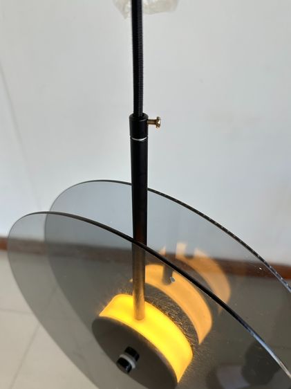 โคมไฟ โป๊ะกระจกทรงกลม 2 แผ่นประกบ โครงเหล็กสีดำ รูปที่ 3