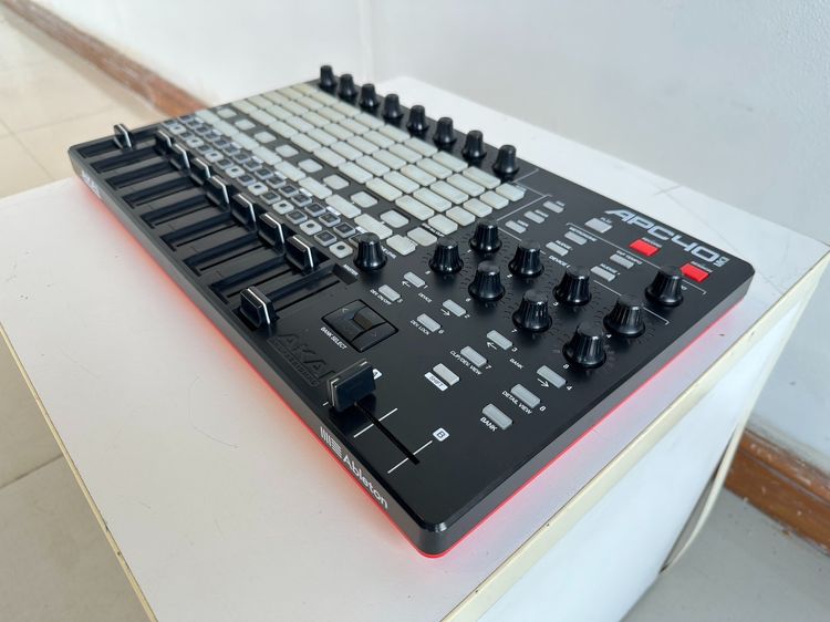 มิดี้คอนโทรลเลอร์ แบรนด์ AKAI รุ่น APC 40 MK II  รูปที่ 3