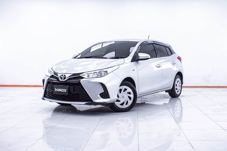 รถ Toyota Yaris 1.2 Entry สี เทา