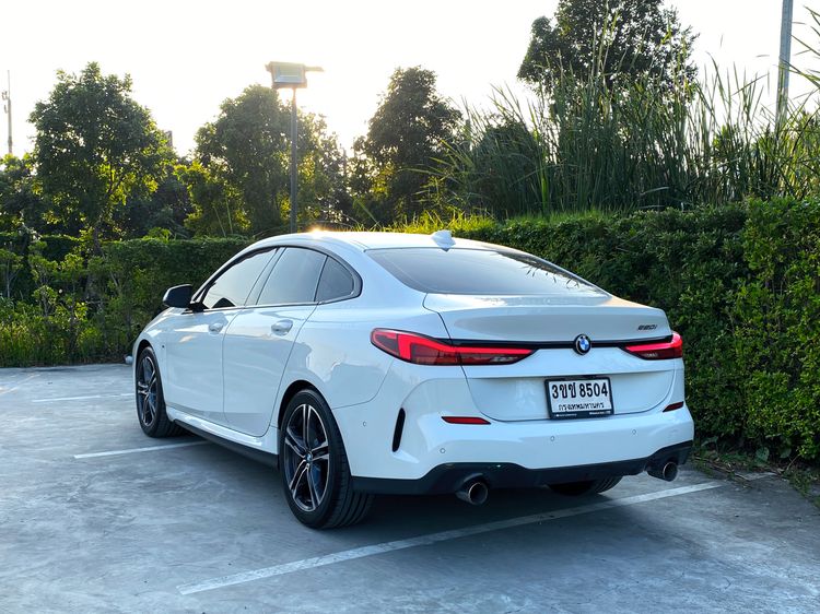 BMW Series 2 2022 220i Sedan เบนซิน ไม่ติดแก๊ส เกียร์อัตโนมัติ ขาว รูปที่ 3
