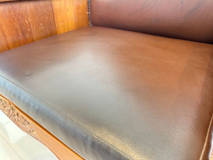 เก้าอี้อาร์มแชร์ไม้สัก เบาะหนัง PU สีน้ำตาล ขอบเบาะตอกหมุดเหล็ก  รูปที่ 11