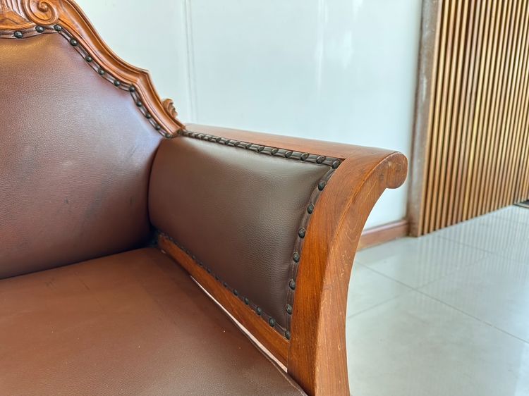 เก้าอี้อาร์มแชร์ไม้สัก เบาะหนัง PU สีน้ำตาล ขอบเบาะตอกหมุดเหล็ก  รูปที่ 9