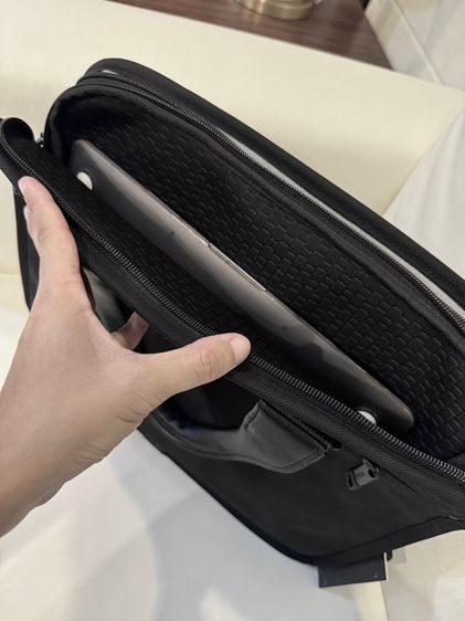 TUMI รุ่นTriple สะพายข้าง รูปที่ 4