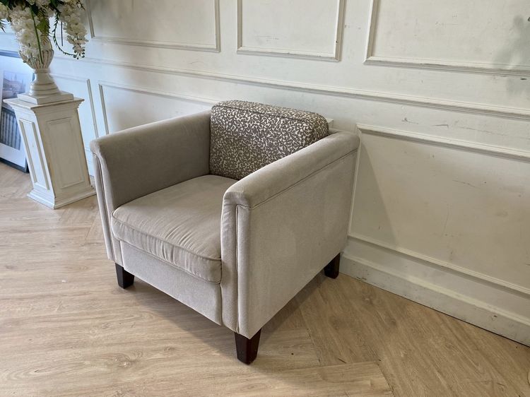 อาร์มเเชร์ ขาไม้ เบาะผ้า สีเทา รูปที่ 3