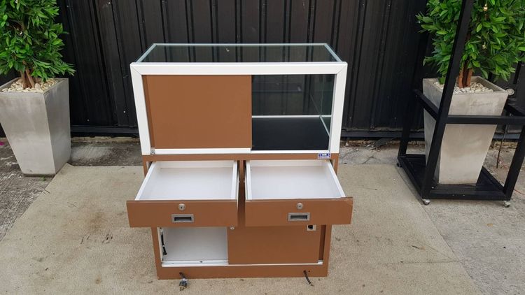 ตู้จิวเวลรี่ ตู้กระจกโชว์สินค้า 1 บานเปิด 1 บานเลื่อน 2 ลิ้นชัก สีน้ำตาล รูปที่ 9