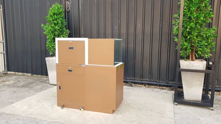 ตู้จิวเวลรี่ ตู้กระจกโชว์สินค้า 2 บานเปิด 1 ลิ้นชัก ฝั่งซ้าย สีน้ำตาล  รูปที่ 6