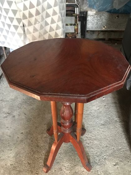 โต๊ะไม้มะค่า 