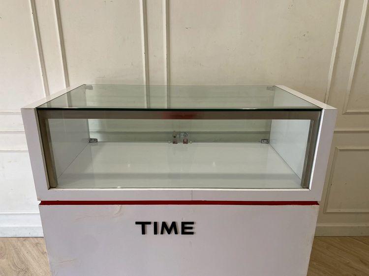 ตู้โชว์ กระจก สีขาว คาดแดง รูปที่ 3