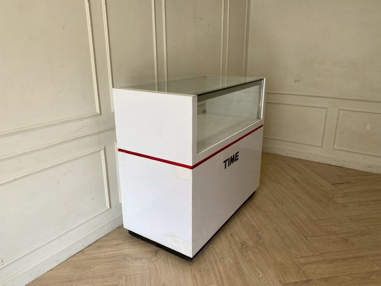 ตู้โชว์ กระจก สีขาว คาดแดง รูปที่ 2