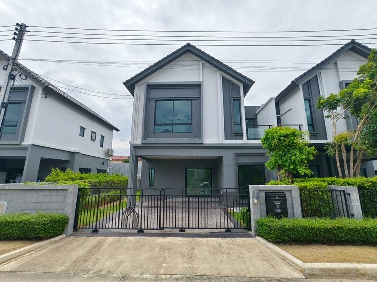 ขาย บ้านแฝด สภาพสวย หมู่บ้าน แกรนด์ บริทาเนีย คูคต สเตชั่น