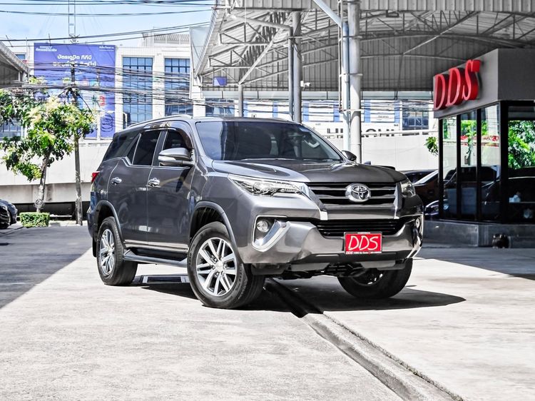 Toyota Fortuner 2016 2.8 V 4WD Utility-car ดีเซล เกียร์อัตโนมัติ เทา รูปที่ 4