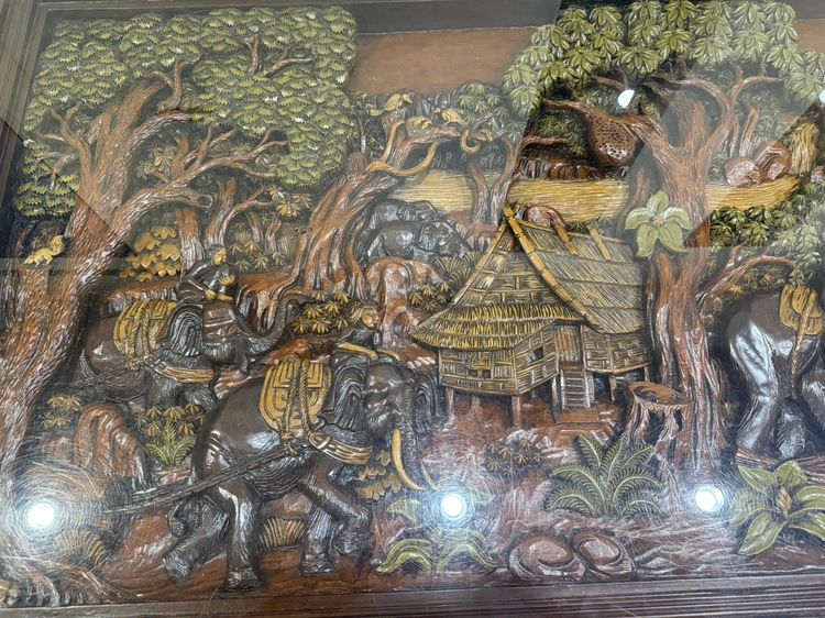 เฟอร์นิเจอร์ โต๊ะทานอาหารไม้สักแกะสลัก พร้อมเก้าอี้ 8 ตัว Dinner table set real teak wood รูปที่ 9