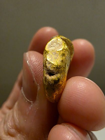 ของสะสม เก่าเก็บ สวยหายาก หนักๆ รุ่นเก่า ของที่บ้าน ขายตามสภาพ พร้อมส่งครับพี่ สวย น่าสะสมครับ เครื่องรางสีทอง รูปที่ 2