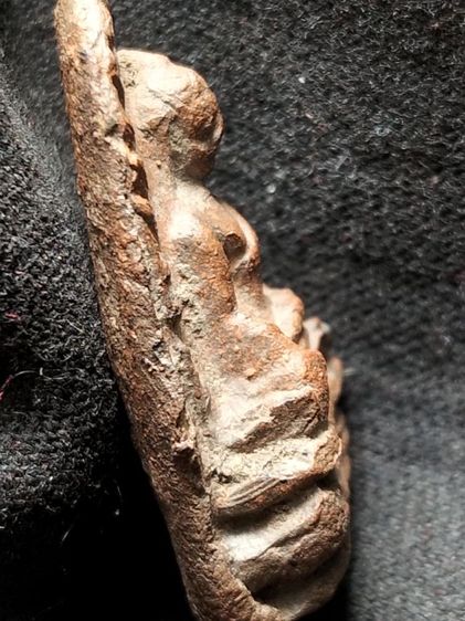 ❌ปิดครับ❌พระรอดลำพูนพิมพ์ใหญ่เนื้อเขียวหินครกคราบแดงครับ รูปที่ 9