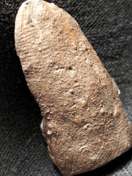 ❌ปิดครับ❌พระรอดลำพูนพิมพ์ใหญ่เนื้อเขียวหินครกคราบแดงครับ รูปที่ 18