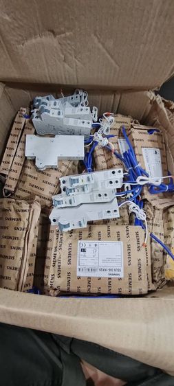 ลูกเซอร์กิตกันดูด ซีเมนต์ 16 20 แอมป์  รูปที่ 2