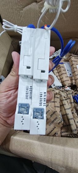 ลูกเซอร์กิตกันดูด ซีเมนต์ 16 20 แอมป์  รูปที่ 3