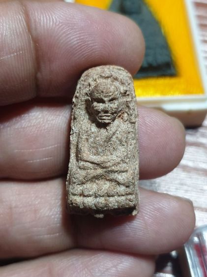 หลวงปู่ทวดวัดห้วยมงคล รุ่นปาฏิหาริย์ รุ่นลายเซ็น หลังหัวใจ ราหู รุ่นปาฏิหาริย์ พิมพ์พระรอด ซื้อแยกได้ ซื้อเหมา 4 องค์ก็ 1,000 บาท รูปที่ 6