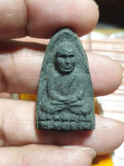 หลวงปู่ทวดวัดห้วยมงคล รุ่นปาฏิหาริย์ รุ่นลายเซ็น หลังหัวใจ ราหู รุ่นปาฏิหาริย์ พิมพ์พระรอด ซื้อแยกได้ ซื้อเหมา 4 องค์ก็ 1,000 บาท รูปที่ 4