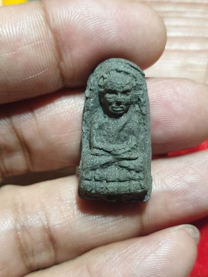 หลวงปู่ทวดวัดห้วยมงคล รุ่นปาฏิหาริย์ รุ่นลายเซ็น หลังหัวใจ ราหู รุ่นปาฏิหาริย์ พิมพ์พระรอด ซื้อแยกได้ ซื้อเหมา 4 องค์ก็ 1,000 บาท รูปที่ 8