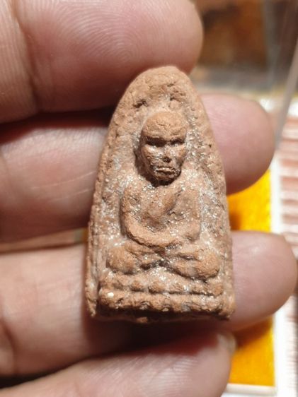 หลวงปู่ทวดวัดห้วยมงคล รุ่นปาฏิหาริย์ รุ่นลายเซ็น หลังหัวใจ ราหู รุ่นปาฏิหาริย์ พิมพ์พระรอด ซื้อแยกได้ ซื้อเหมา 4 องค์ก็ 1,000 บาท รูปที่ 2