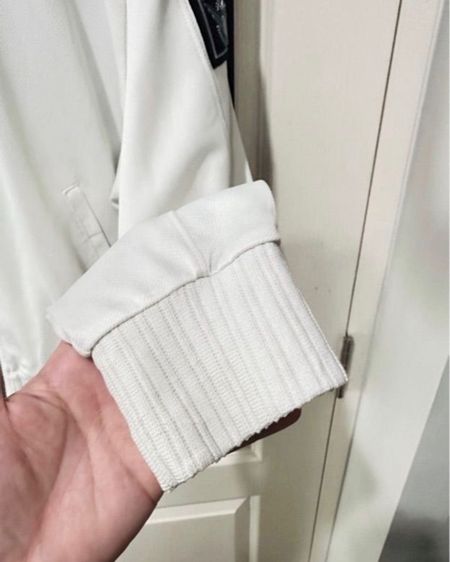 เสื้อวอร์มสีขาว แบรนด์ Addidas รูปที่ 7