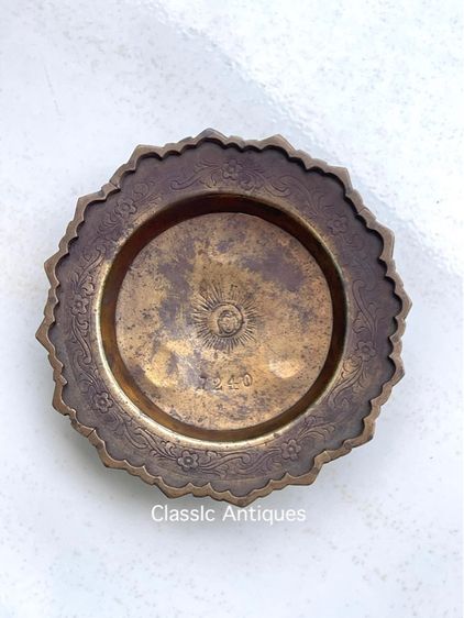 ถาด ตราพระอาทิตย์ แห่งราชินิกุลบุนนาค เก่าโบราณสะสม รูปที่ 3