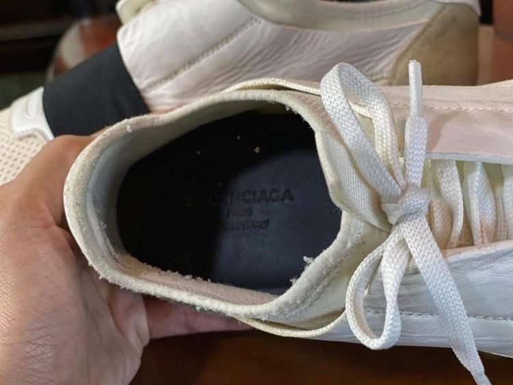 รองผ้าใบ balenciaga แท้ 💯 เบอร์ EU 40 เท้า 25.5-26.5 ใส่ได้ สภาพดีมาก ดีเทลสวย ทรงสวย หนังแท้หายากน่าสะสม รูปที่ 4