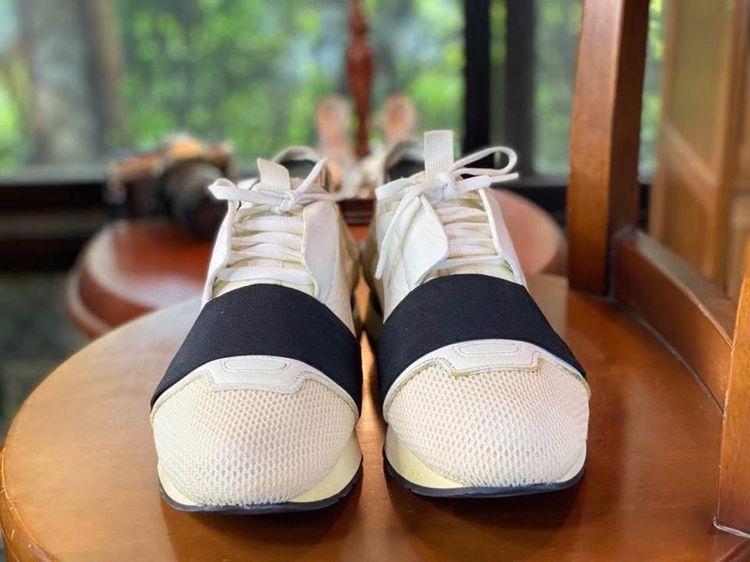 รองผ้าใบ balenciaga แท้ 💯 เบอร์ EU 40 เท้า 25.5-26.5 ใส่ได้ สภาพดีมาก ดีเทลสวย ทรงสวย หนังแท้หายากน่าสะสม รูปที่ 2