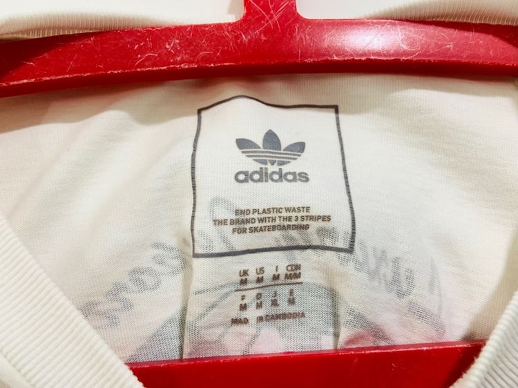 เสื้อยืด Adidas Original แท้ 💯 size M ขนาด อก 21 ยาว 27 นิ้ว สภาพใหม่มาก ลายสวย เนื้อผ้านิ่ม หายากน่าสะสมครับ รูปที่ 4