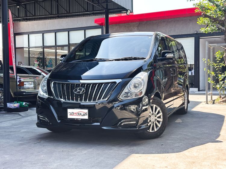 Hyundai H-1  2017 2.5 Deluxe Utility-car ดีเซล เกียร์อัตโนมัติ ดำ