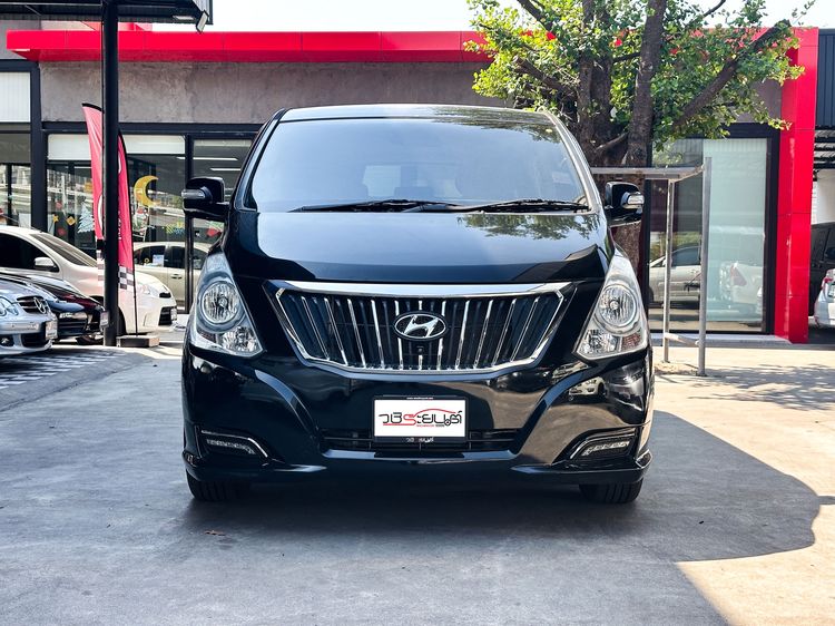 Hyundai H-1 2017 2.5 Deluxe Utility-car ดีเซล เกียร์อัตโนมัติ ดำ รูปที่ 2