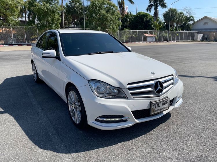 รถ Mercedes-Benz C-Class C200 CGI สี ขาว