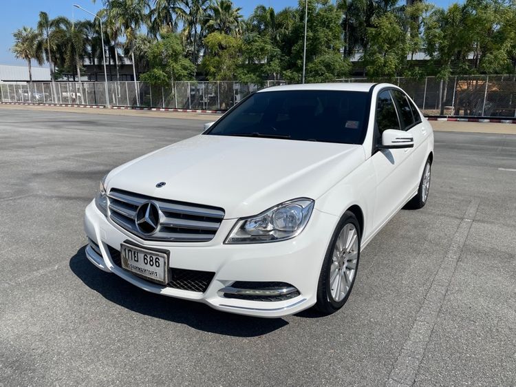 Mercedes-Benz C-Class 2013 C200 CGI Sedan เบนซิน ไม่ติดแก๊ส เกียร์อัตโนมัติ ขาว รูปที่ 3