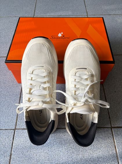 (มือ 2) รองเท้าสุขภาพ กันลื่น แบรนด์ Saisamorn  สีขาว Size 39