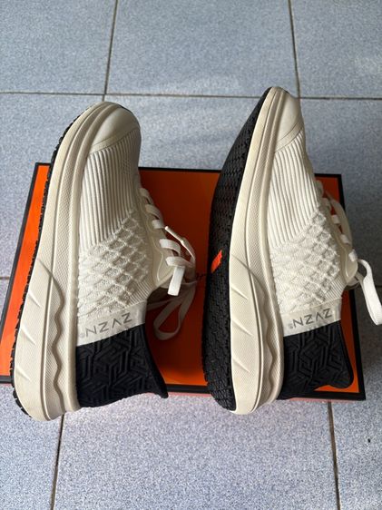 (มือ 2) รองเท้าสุขภาพ กันลื่น แบรนด์ Saisamorn  สีขาว Size 39 รูปที่ 5