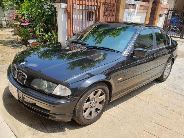 รถ BMW Series 3 323i สี ดำ